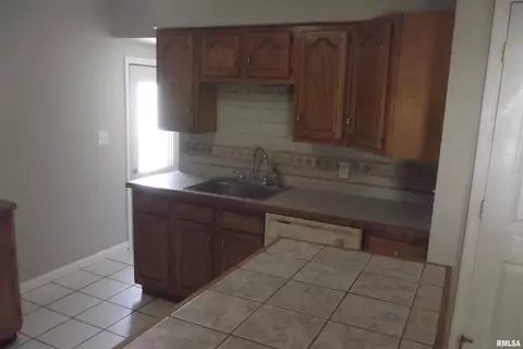 2244 E Converse, Springfield, IL 62702 photo 7