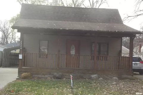 2244 E Converse, Springfield, IL 62702
