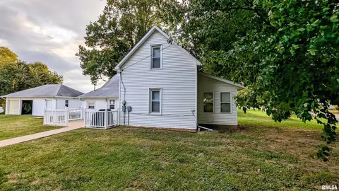 309 W Maple Ave, Ursa, IL 62376 photo 4