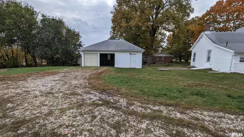309 W Maple Ave, Ursa, IL 62376 photo 5