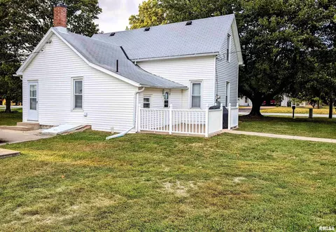 309 W Maple Ave, Ursa, IL 62376 photo 2