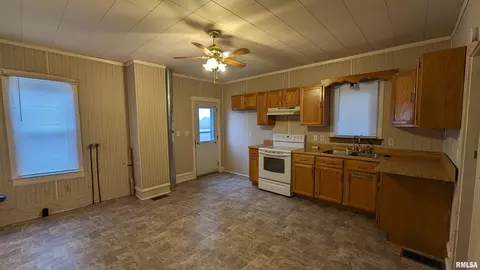 309 W Maple Ave, Ursa, IL 62376 photo 9