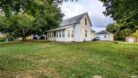 309 W Maple Ave, Ursa, IL 62376 photo 3