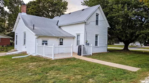 309 W Maple Ave, Ursa, IL 62376