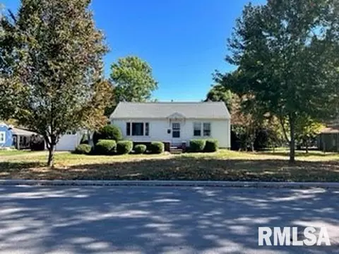 611 S 23rd St, Quincy, IL 62301