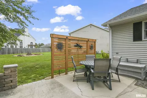 200 Gloucester Ct, Chatham, IL 62629 photo 41