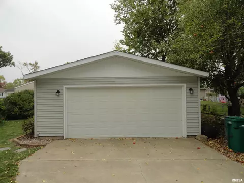 2420 Sutherland Rd, Springfield, IL 62702 photo 7