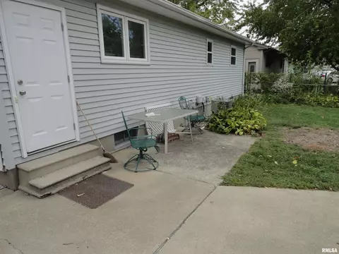 2420 Sutherland Rd, Springfield, IL 62702 photo 4