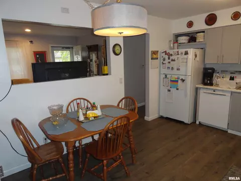 2420 Sutherland Rd, Springfield, IL 62702 photo 14
