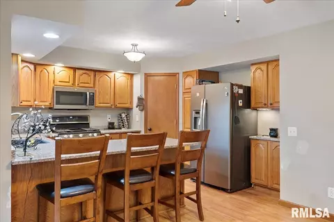1711 Albany St, Springfield, IL 62702 photo 7