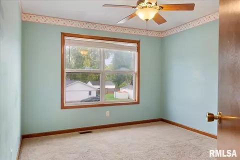 1711 Albany St, Springfield, IL 62702 photo 14