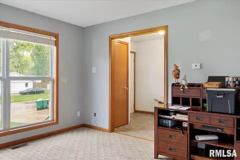 1711 Albany St, Springfield, IL 62702 photo 3