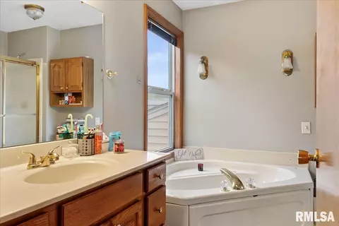 1711 Albany St, Springfield, IL 62702 photo 10