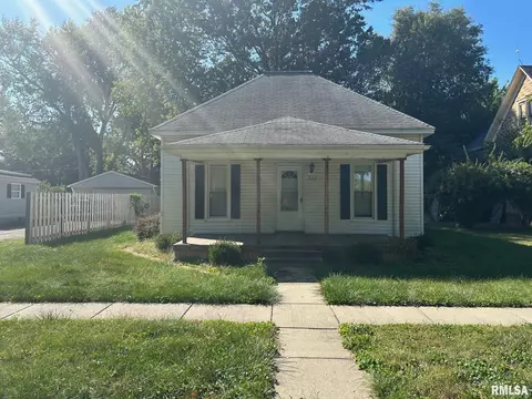 312 S Eaton St, Edinburg, IL 62531