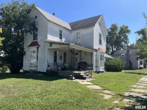 601 E Chestnut St, Olney, IL 62450