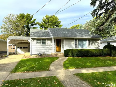 1428 Florence Ave, Galesburg, IL 61401