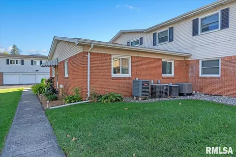 341 S Durkin Dr, Springfield, IL 62704 photo 4