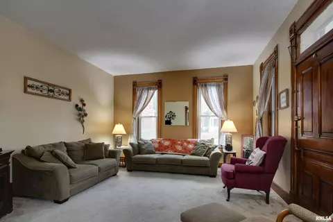 1503 Spring St, Quincy, IL 62301 photo 2