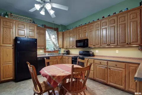 1503 Spring St, Quincy, IL 62301 photo 8