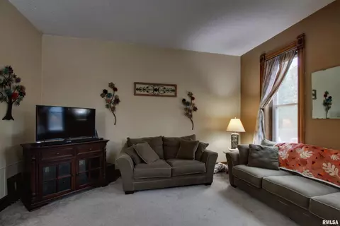 1503 Spring St, Quincy, IL 62301 photo 3