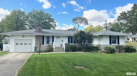 1 Jo Ellen Pl, Jacksonville, IL 62650