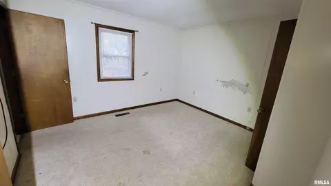 411 Willow St, Payson, IL 62360 photo 10