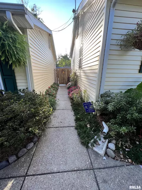919 Johnson Ln, Springfield, IL 62702 photo 13