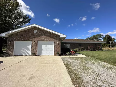 100 Beaman Dr, Illiopolis, IL 62539