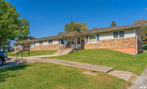 101 E Monroe St, Mount Pulaski, IL 62548