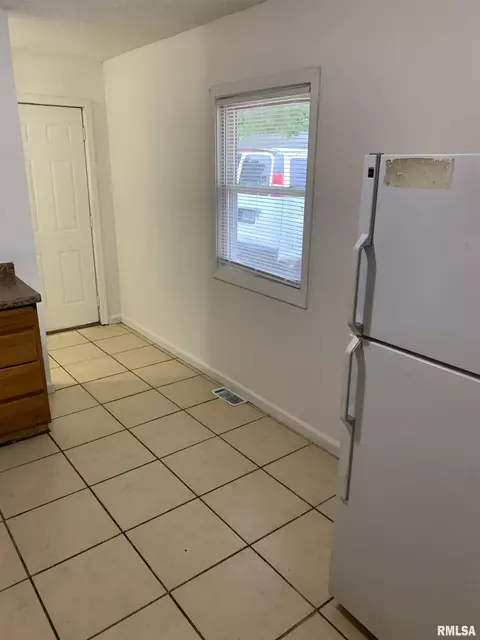 1832 Green Tree Rd, Springfield, IL 62703 photo 5