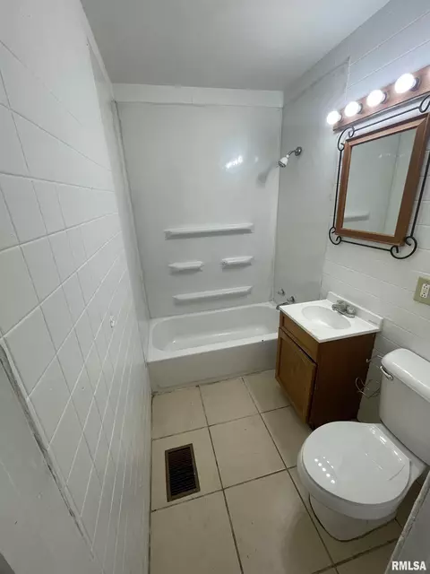 1832 Green Tree Rd, Springfield, IL 62703 photo 10
