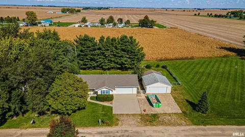 208 Adams St, Atlanta, IL 61723