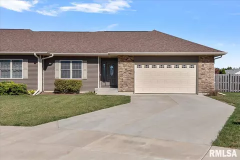 600 Liana Ave, New Berlin, IL 62670