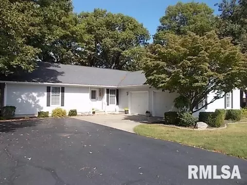 17 Beyers Lake Ests, Pana, IL 62557