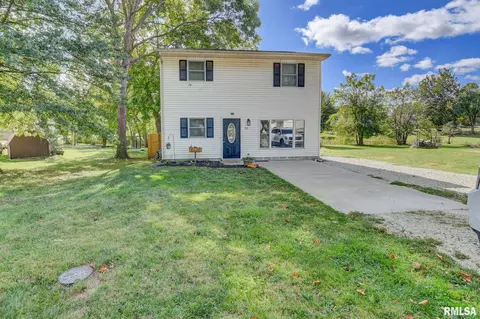111 E Lincoln St, Edinburg, IL 62531
