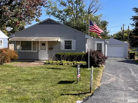 506 N Pine St, Jacksonville, IL 62650