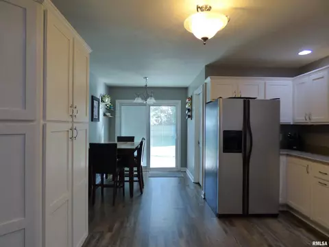 207 E Park St, Camp Point, IL 62320 photo 10