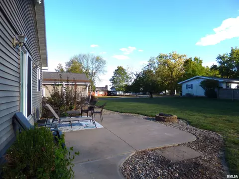 207 E Park St, Camp Point, IL 62320 photo 32