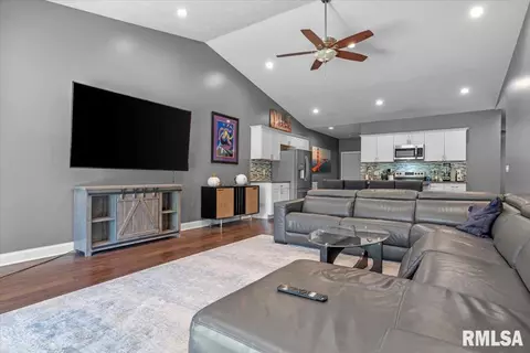 302 Harbor Point Pl, Springfield, IL 62712 photo 12