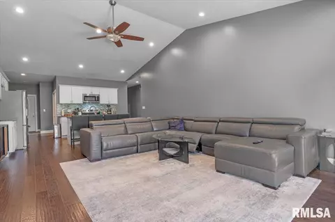 302 Harbor Point Pl, Springfield, IL 62712 photo 11