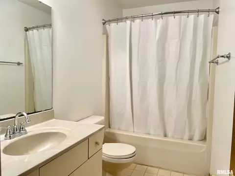 2605 Chase Dr, Springfield, IL 62704 photo 12