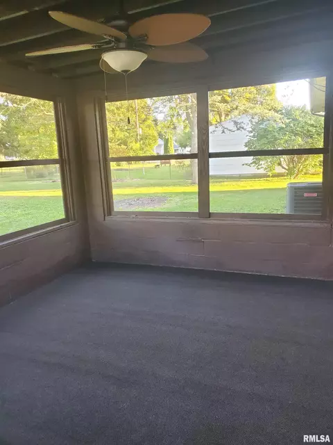 3250 S Spring St, Springfield, IL 62703 photo 14