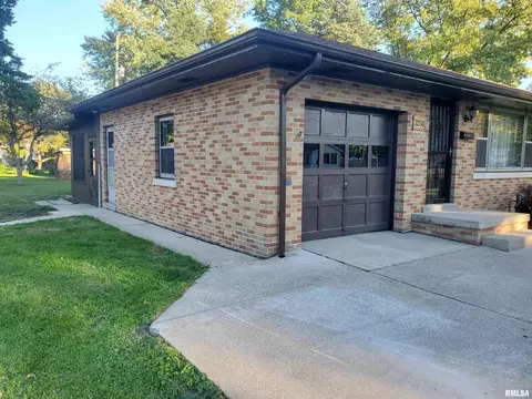 3250 S Spring St, Springfield, IL 62703 photo 5