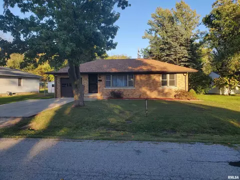 3250 S Spring St, Springfield, IL 62703 photo 2