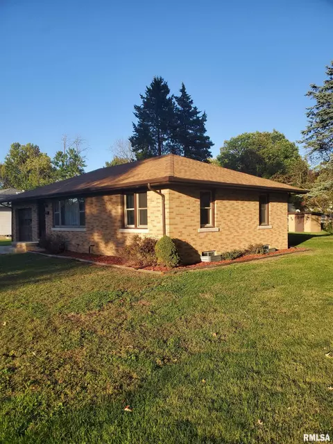 3250 S Spring St, Springfield, IL 62703 photo 3