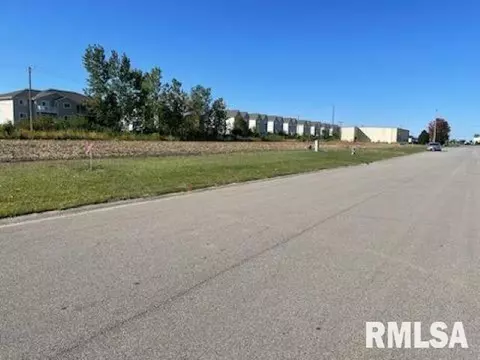 9 Westgate Dr # A, Springfield, IL 62711 photo 2