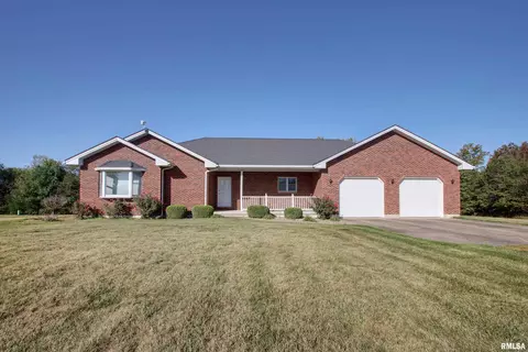 1235 E 2400 Pl, Camp Point, IL 62320