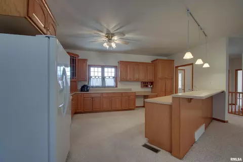 1235 E 2400 Pl, Camp Point, IL 62320 photo 4