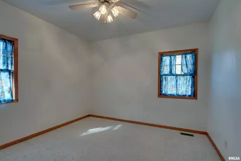 1235 E 2400 Pl, Camp Point, IL 62320 photo 18