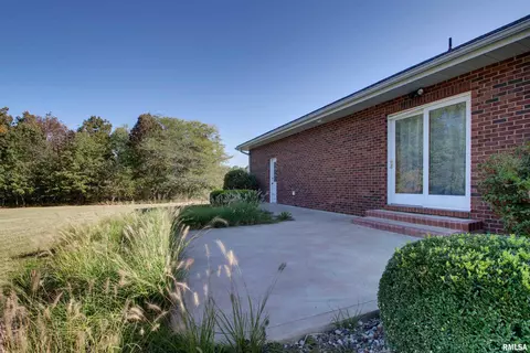 1235 E 2400 Pl, Camp Point, IL 62320 photo 23